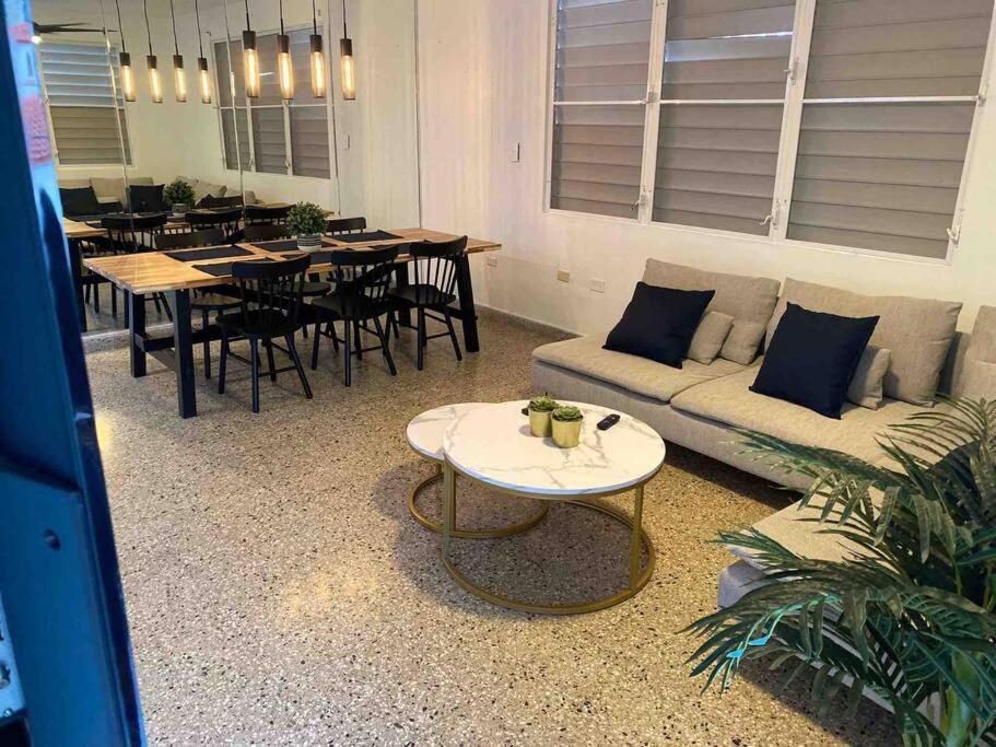 3 Bd By Airport El Yunque Walk To The Beach San Juan Kültér fotó